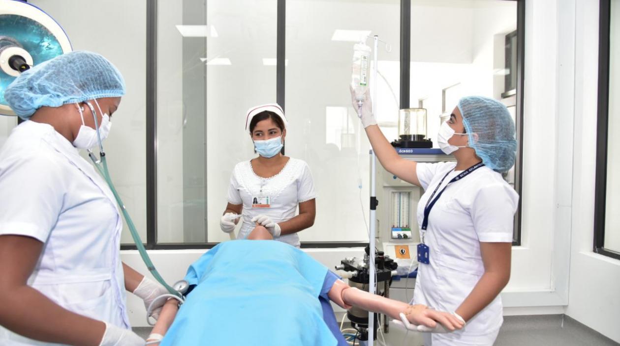 Hay vacantes de auxiliares de enfermería.