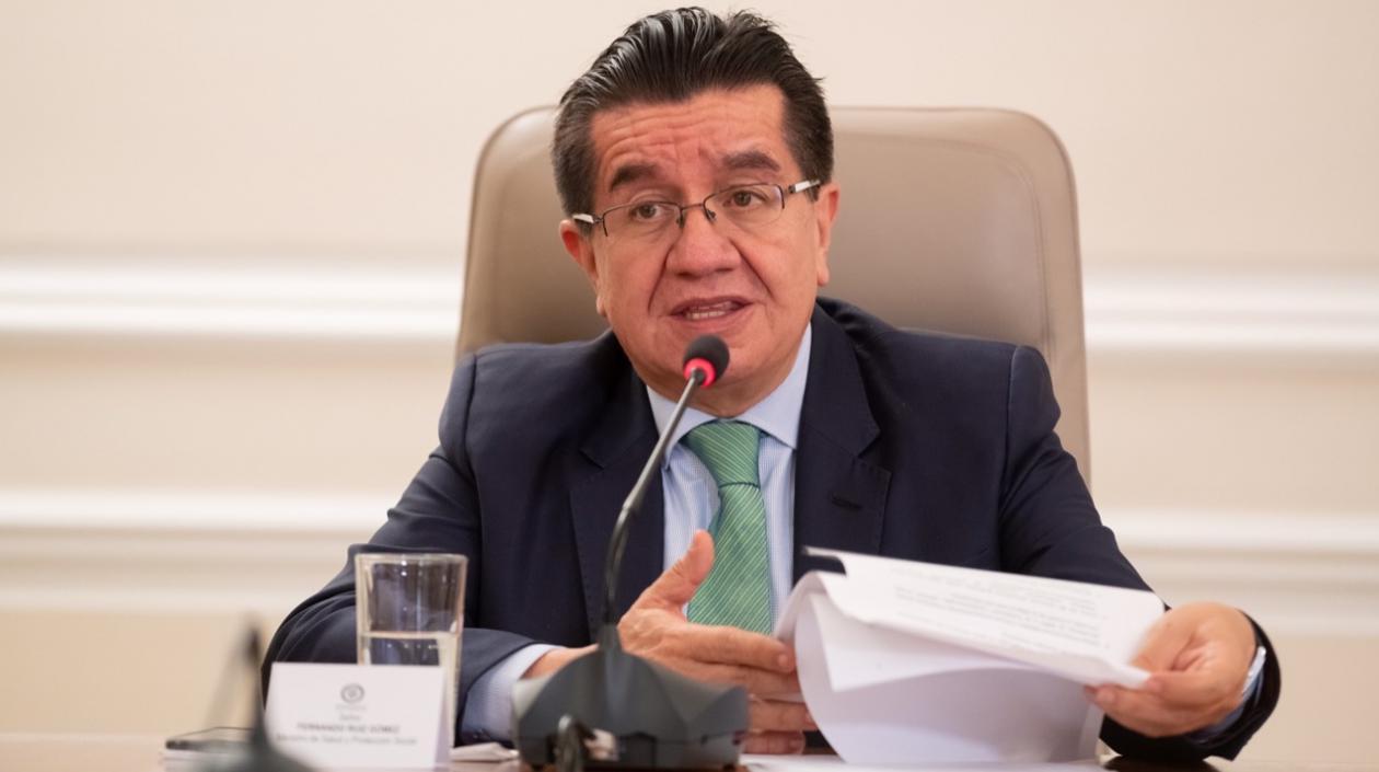 El Ministro de Salud, Fernando Ruiz Gómez.