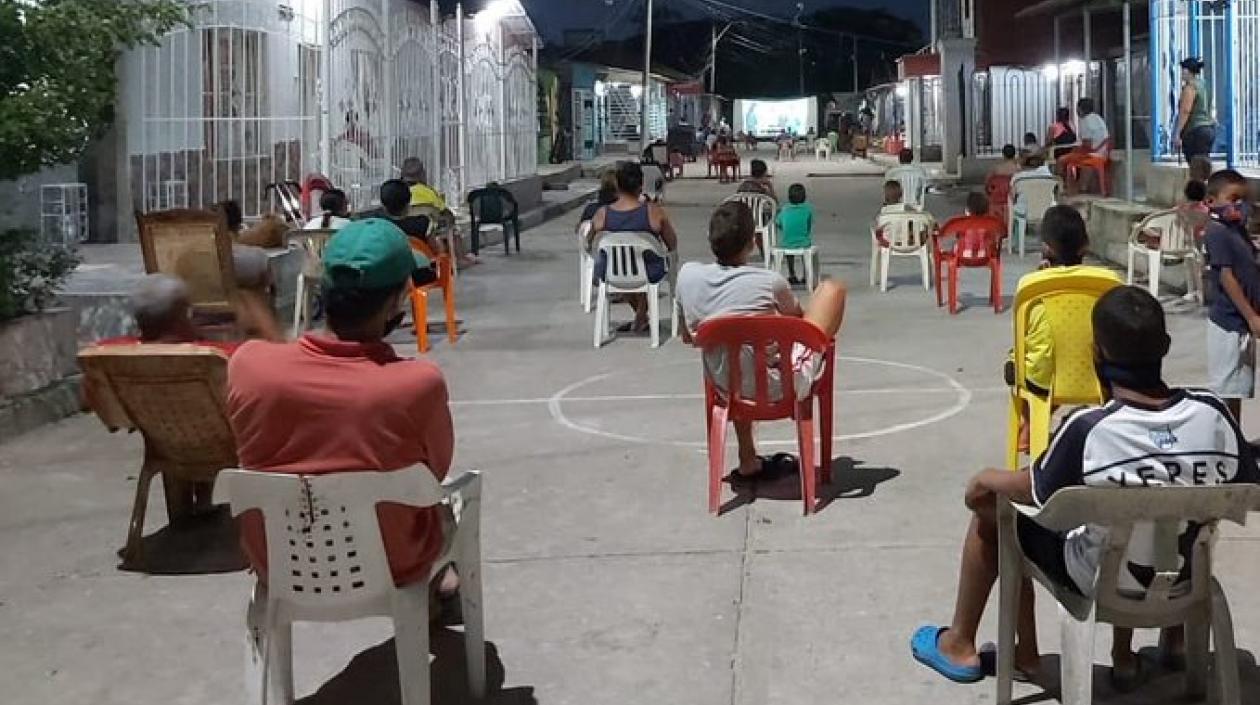 Cinevan en el barrio Rebolo.