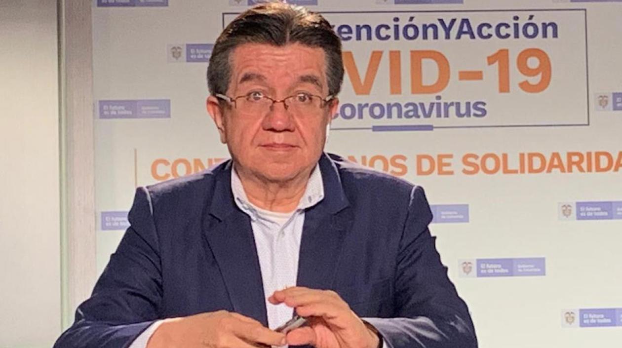 Fernando Ruiz, Ministro de Salud.