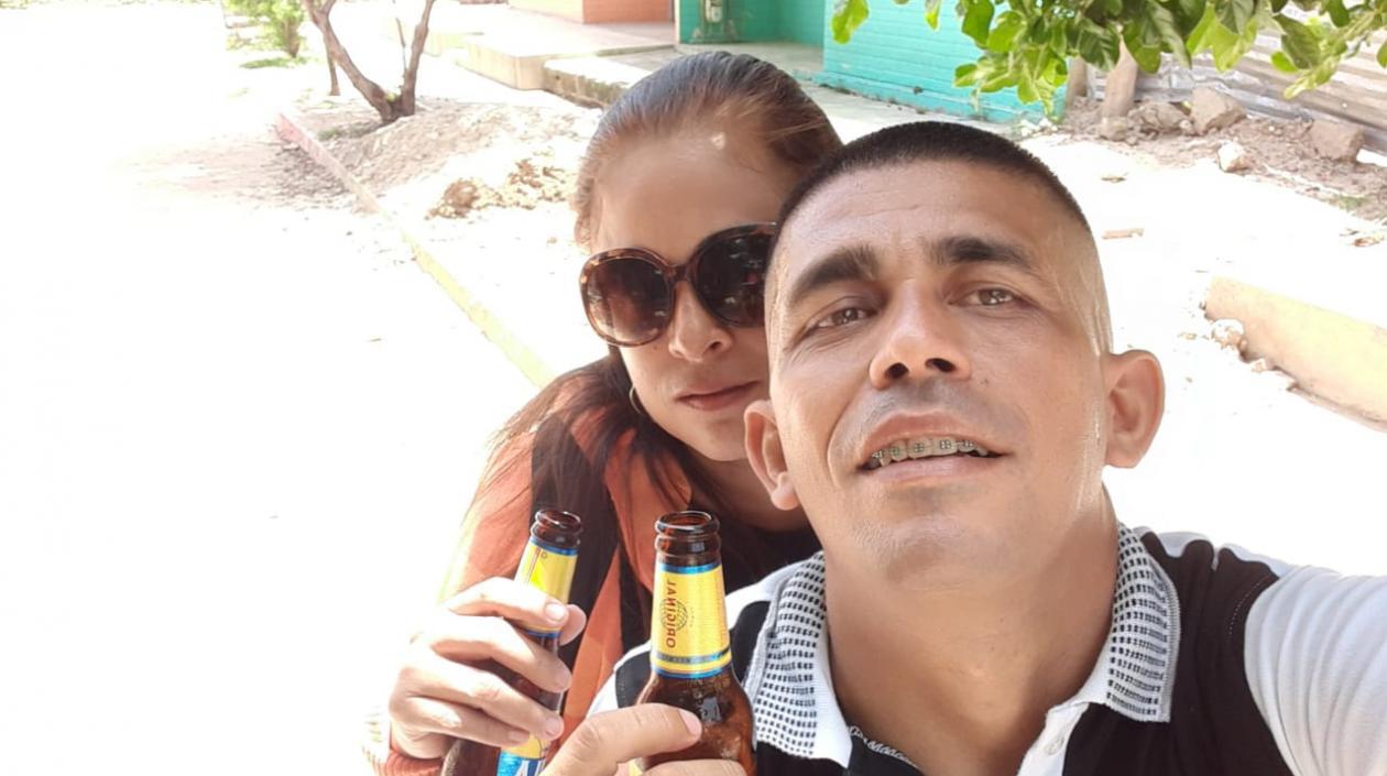 La pareja accidentada.