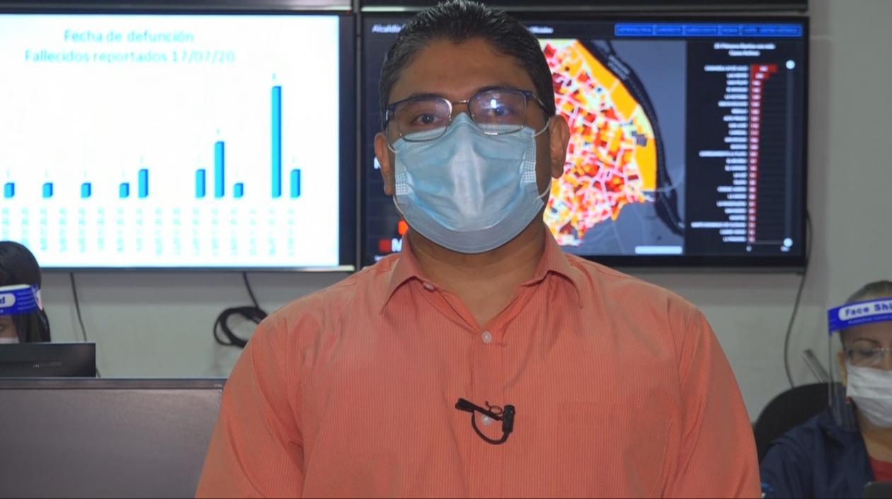 El Secretario de Salud, Humberto Mendoza.