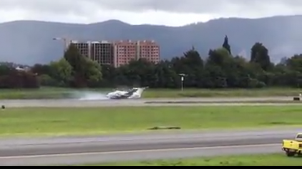 Momentos del aterrizaje de emergencia.