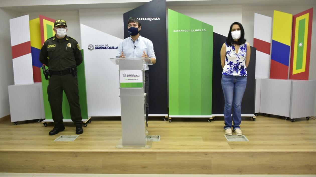 El alcalde Jaime Pumarejo en rueda de prensa este sábado.