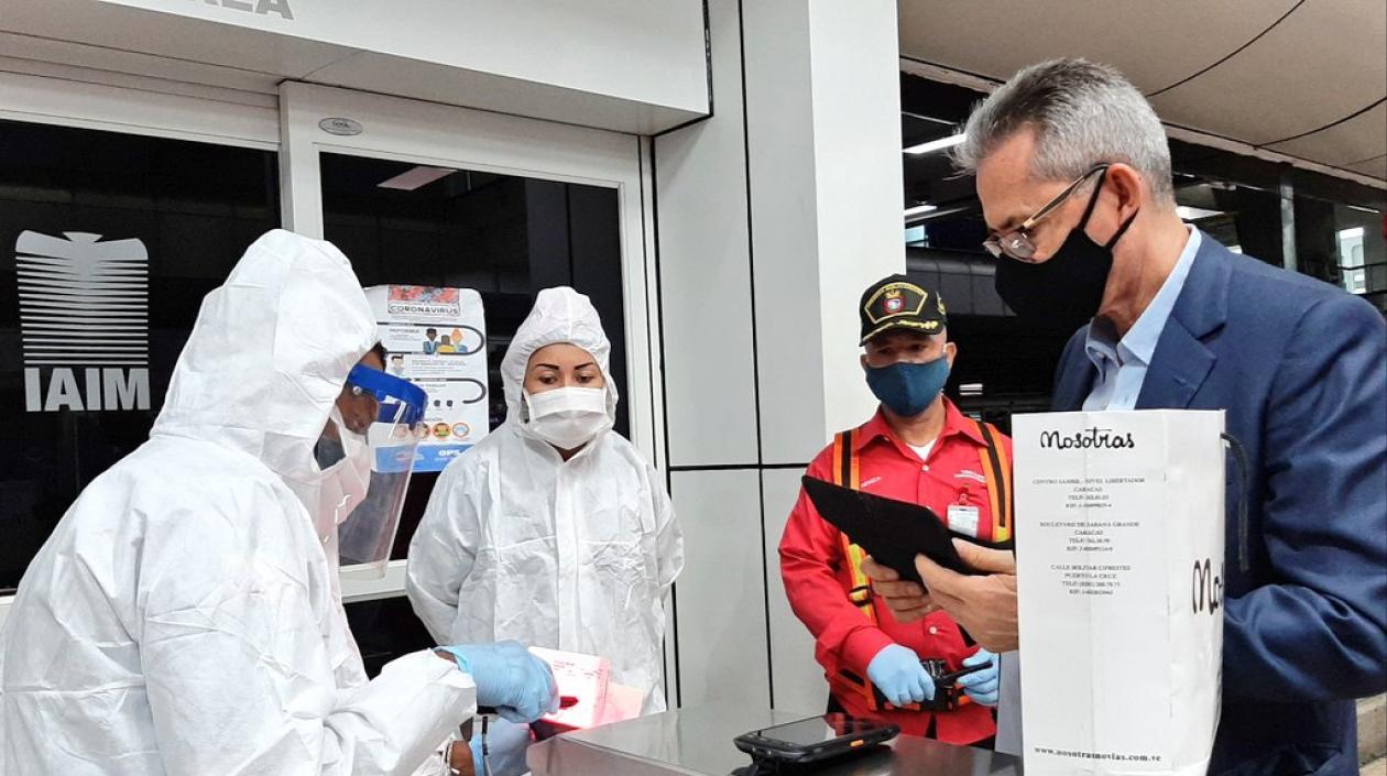 Foto de un vuelo humanitario español desde Caracas.