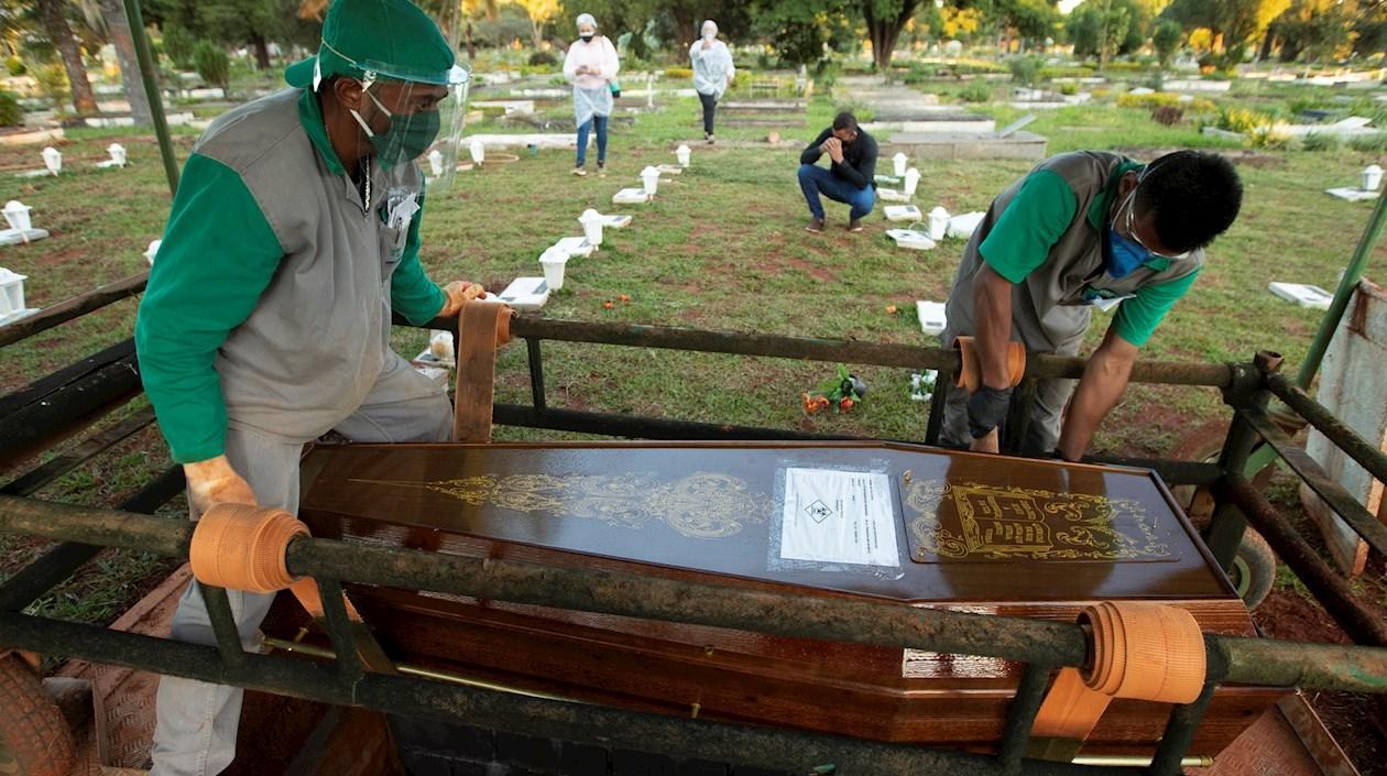  La recopilación de la universidad Johns Hopkins, que se basa en fuentes oficiales a nivel global.