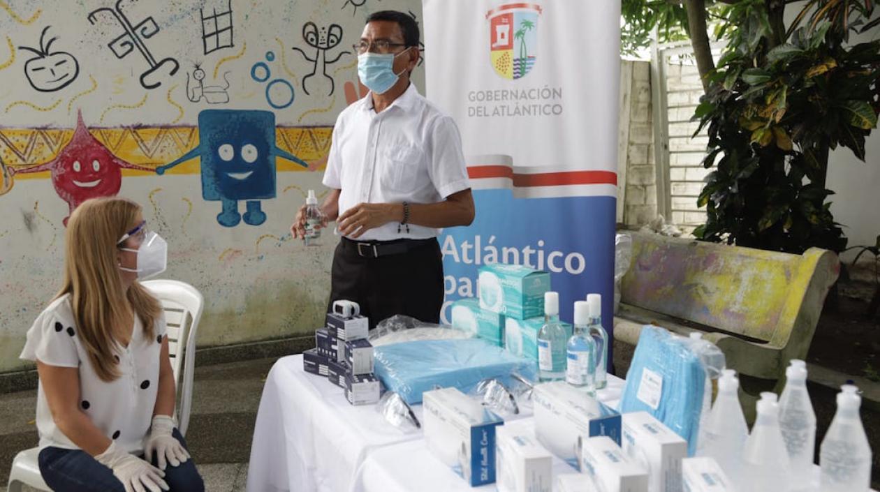 Entrega de elementos en el municipio de Tubará.