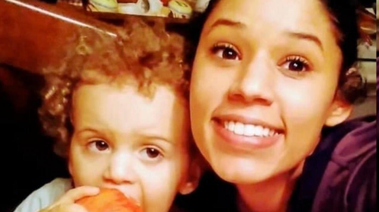 Leila Cavett y su hijo Kamden.