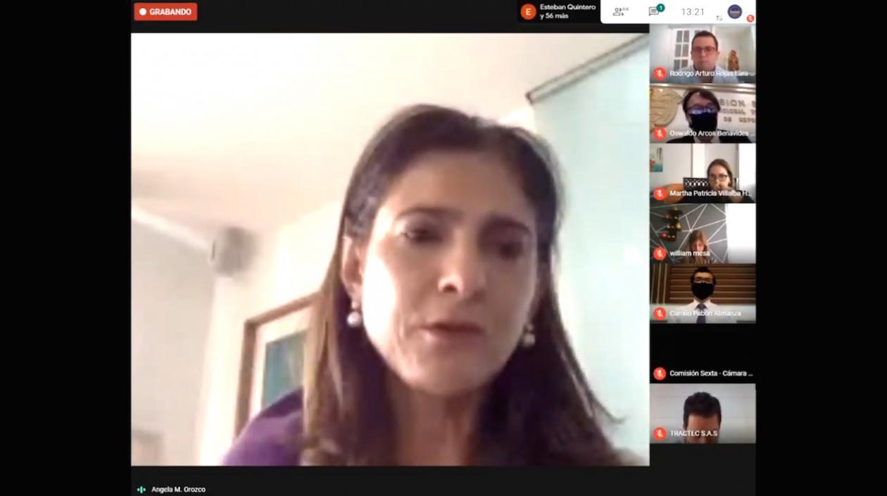 La Ministra Ángela María Orozco durante el debate virtual.