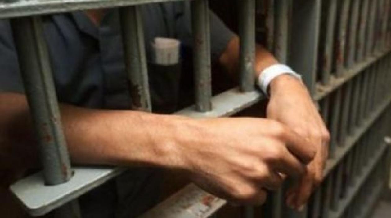 El hombre fue asegurado en centro carcelario.