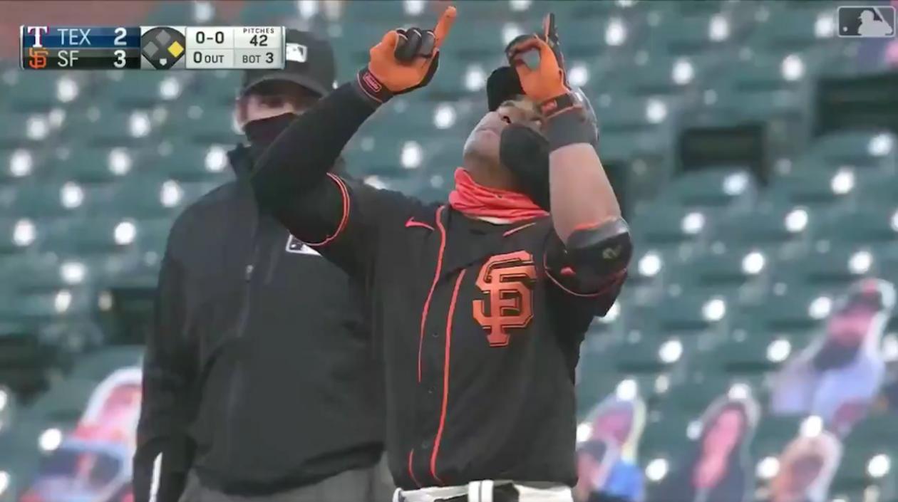 Donovan Solano, celebrado durante el juego.