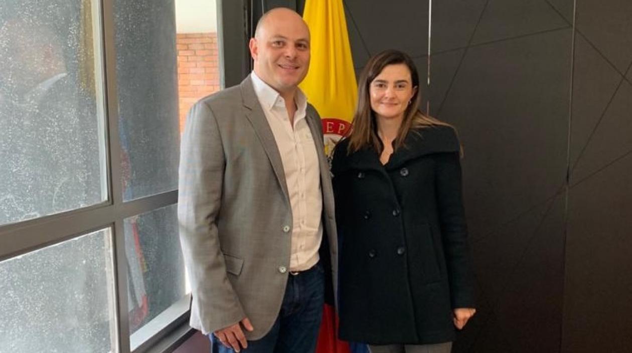 Libardo García, director de AMB y directora nacional del IGAC, Olga López Morales, foto tomada en febrero.