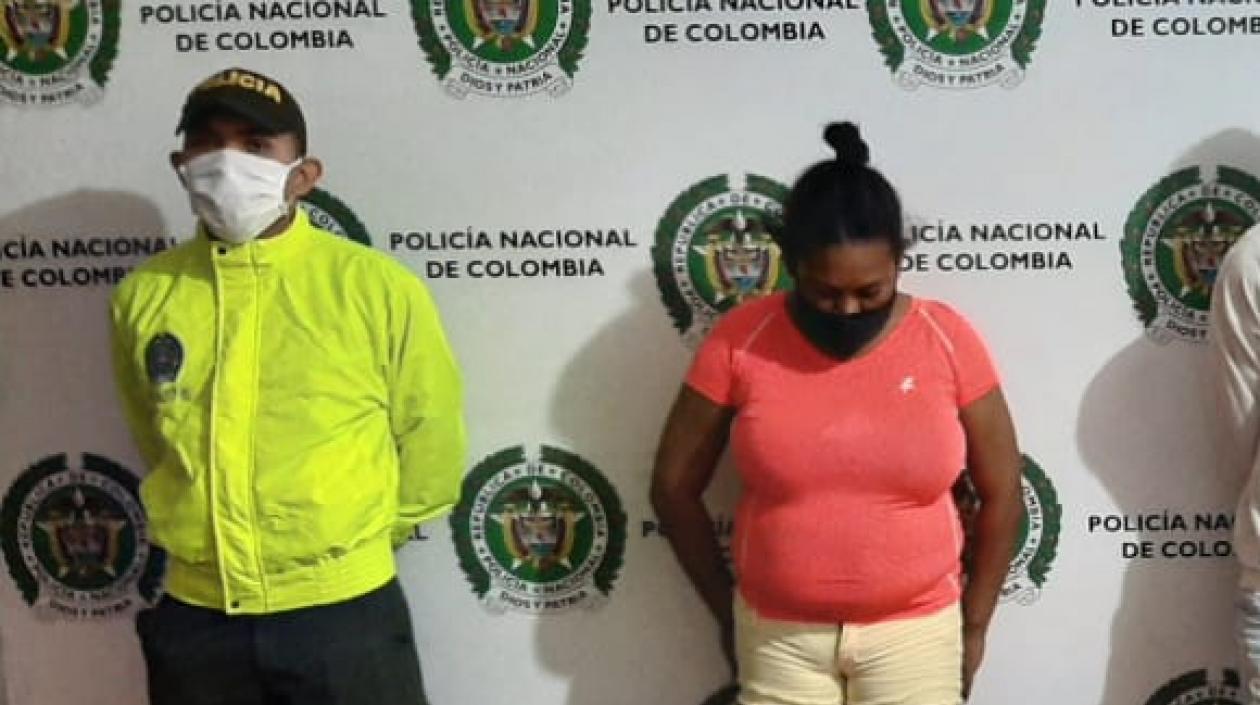 Los dos capturados en el operativo.