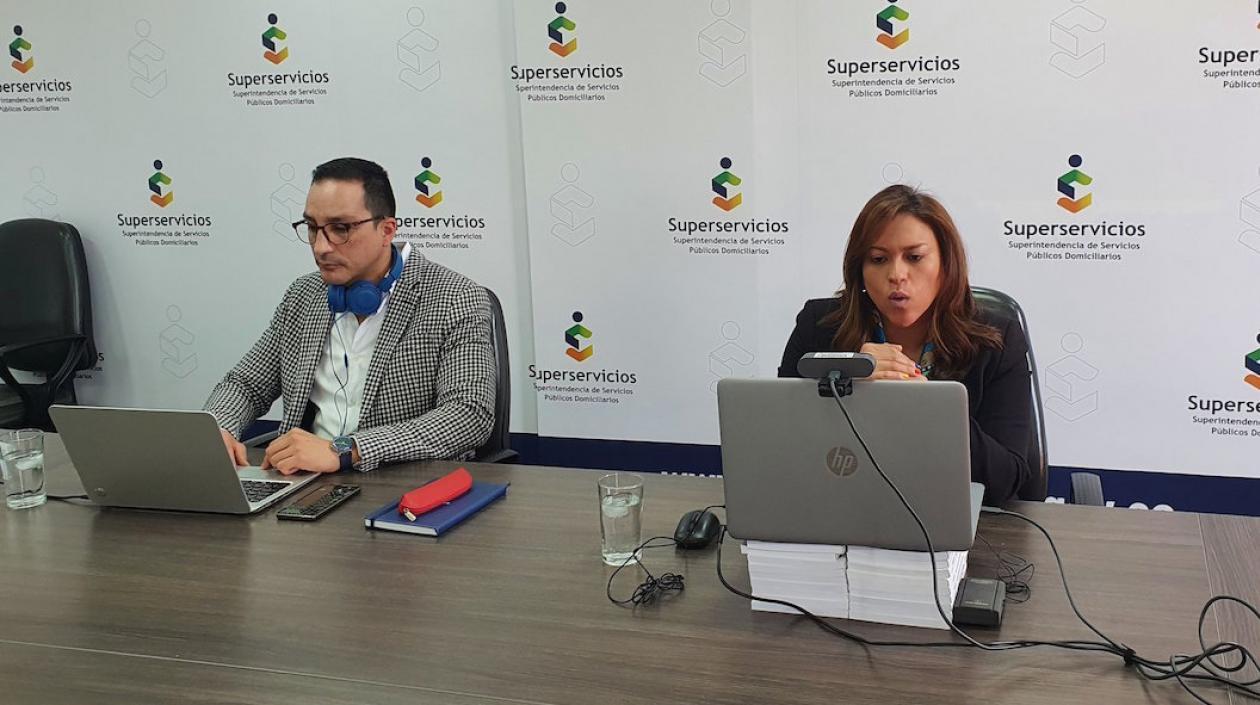 La Superservicios, Natasha Avendaño, revelando los detalles.