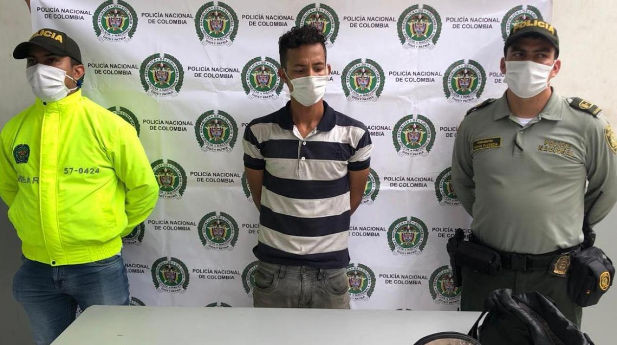 Henry Herrera Holguín tras ser conducido a la URI de la Fiscalía.