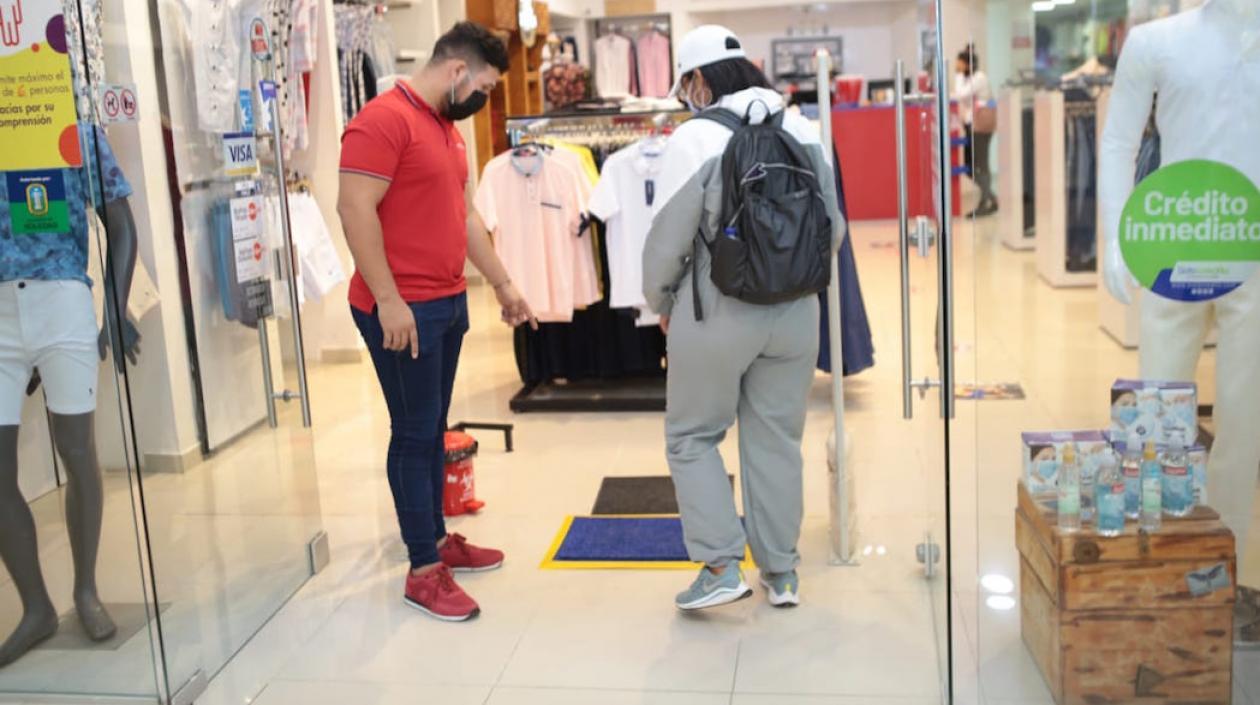 Protocolos de seguridad para el ingreso a los centros comerciales.