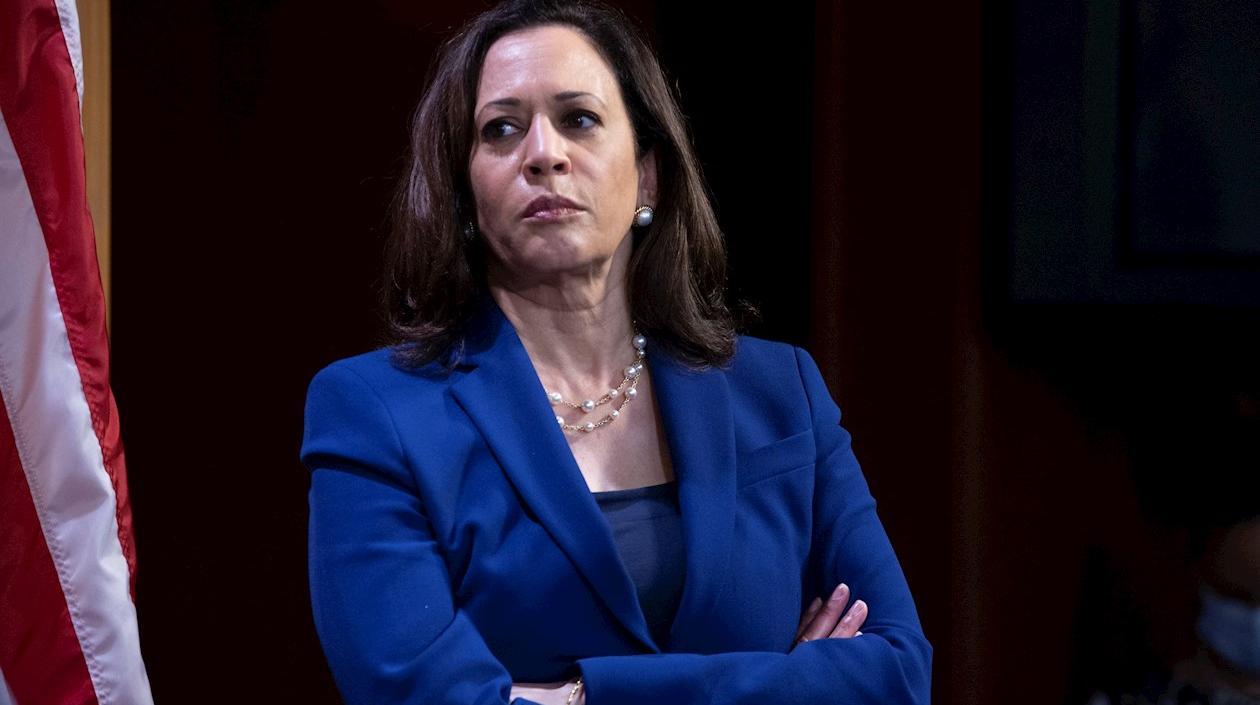 La senadora Kamala Harris.
