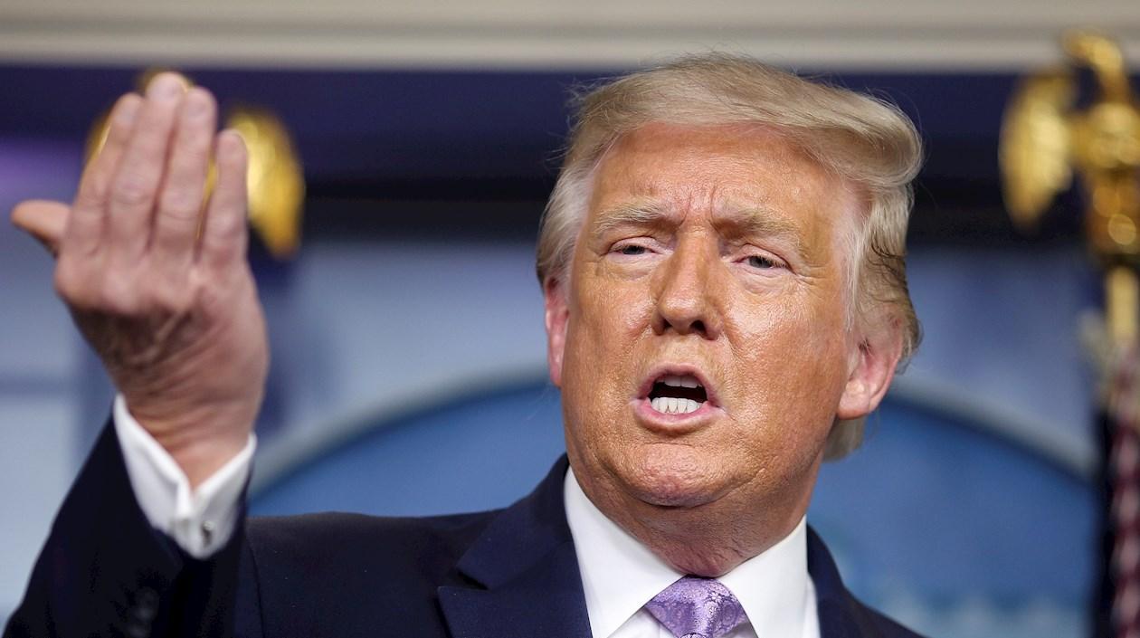 Donald Trump le echó la culpa a los demócratas en el tema de los estímulos por el Covid-19.