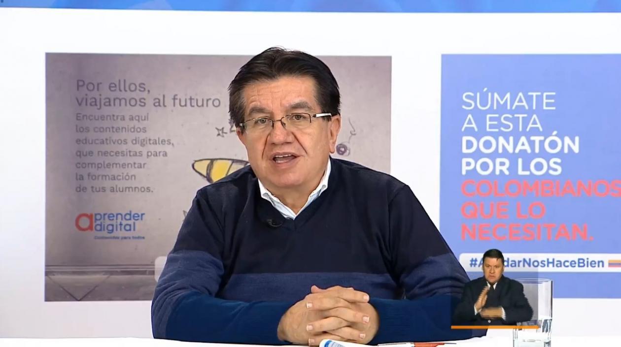 Ministro de Salud Fernando Ruíz.