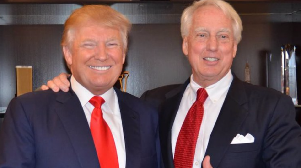 Donald Trump y su hermano Robert, fallecido el sábado.