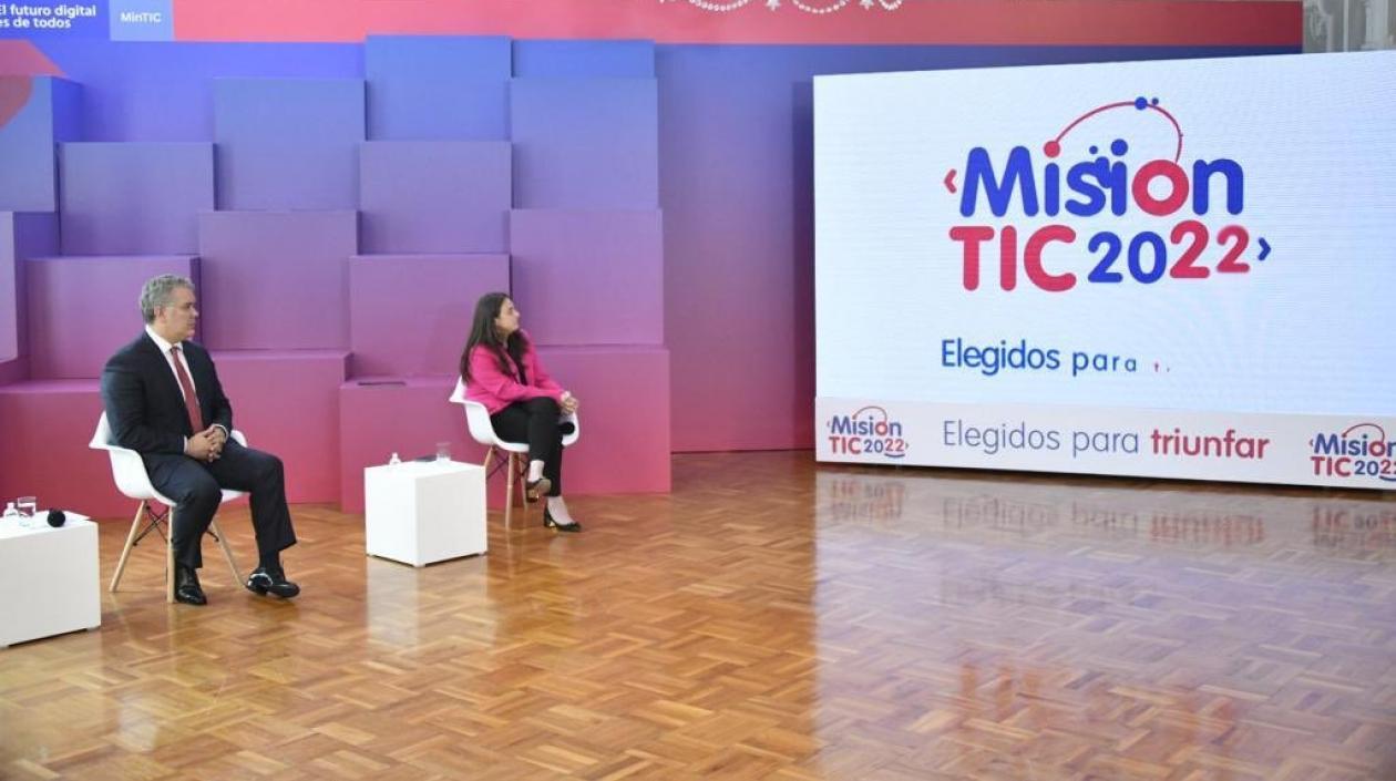 El Presidente Duque y la Ministra Karen Abudinen.