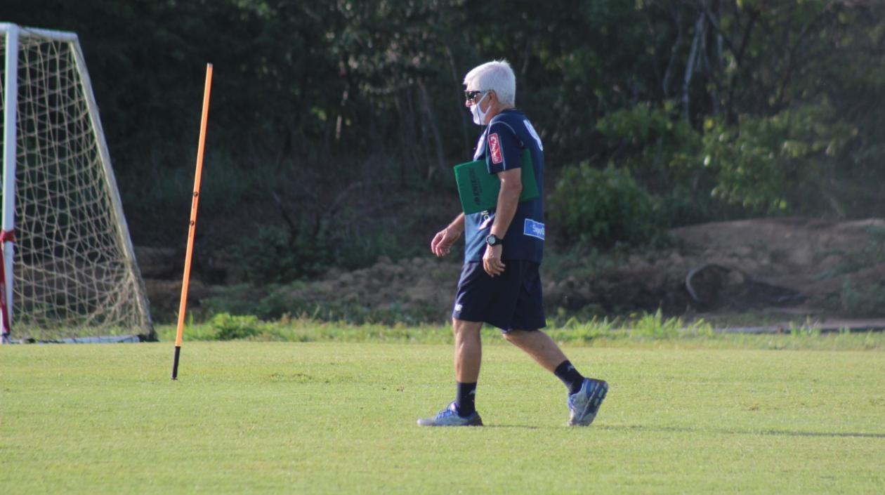 El técnico Julio Comesaña.