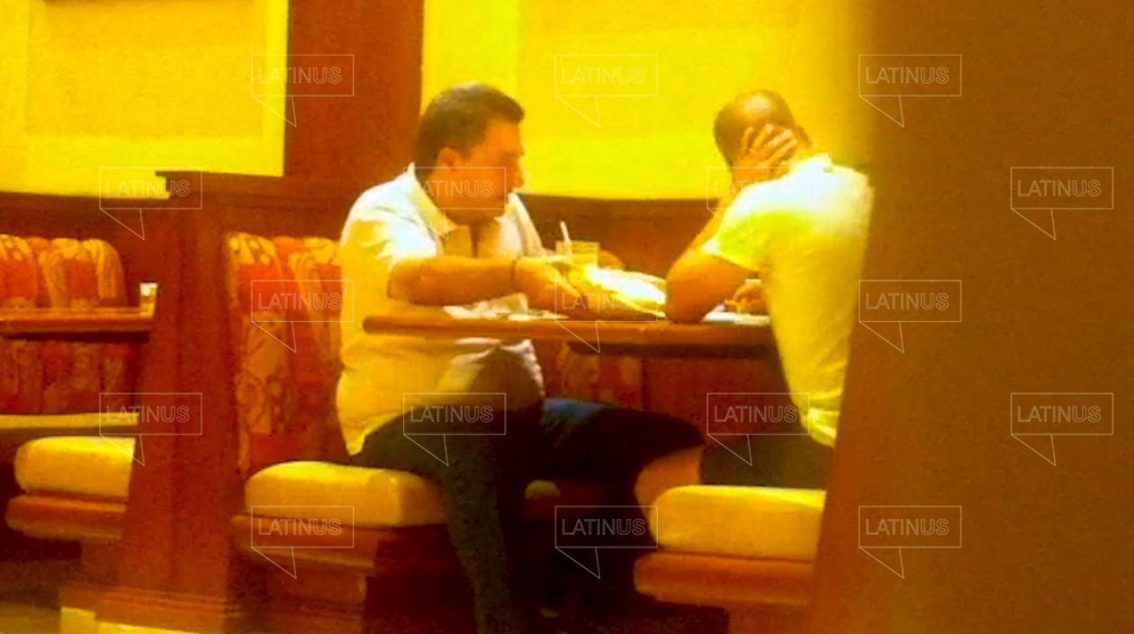 Pio López, hermano del Presidente de México, con David León.