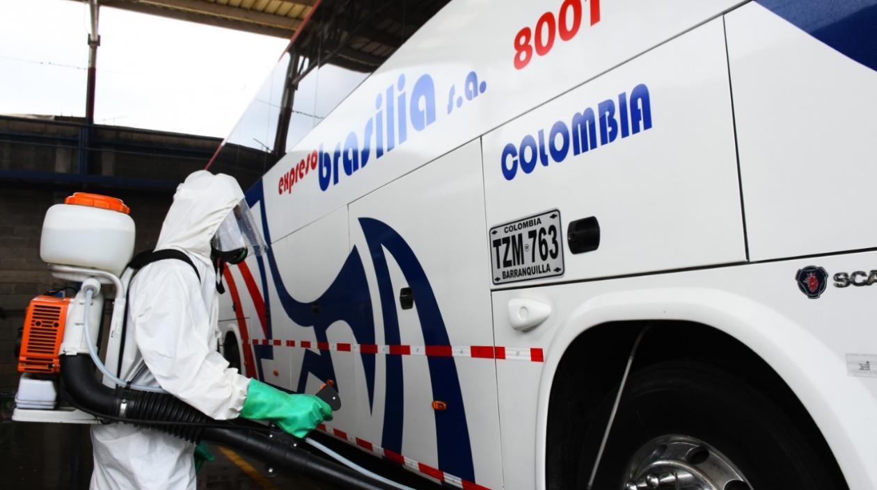 Pasajeros deben presentarse una hora antes para protocolo de bioseguridad.