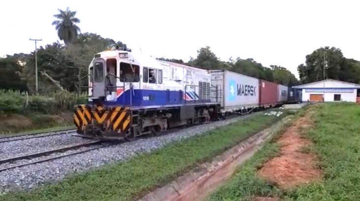 Pese a la pandemia el corredor férreo sigue operando.