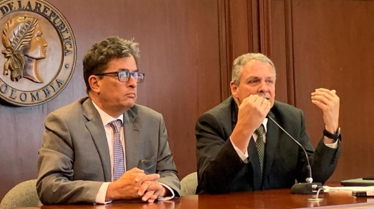 Alberto Carrasquilla y Juan José Echavarría.