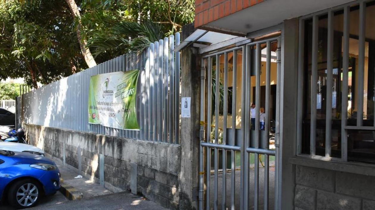 El cuerpo del joven fue llevado a Medicina Legal. 