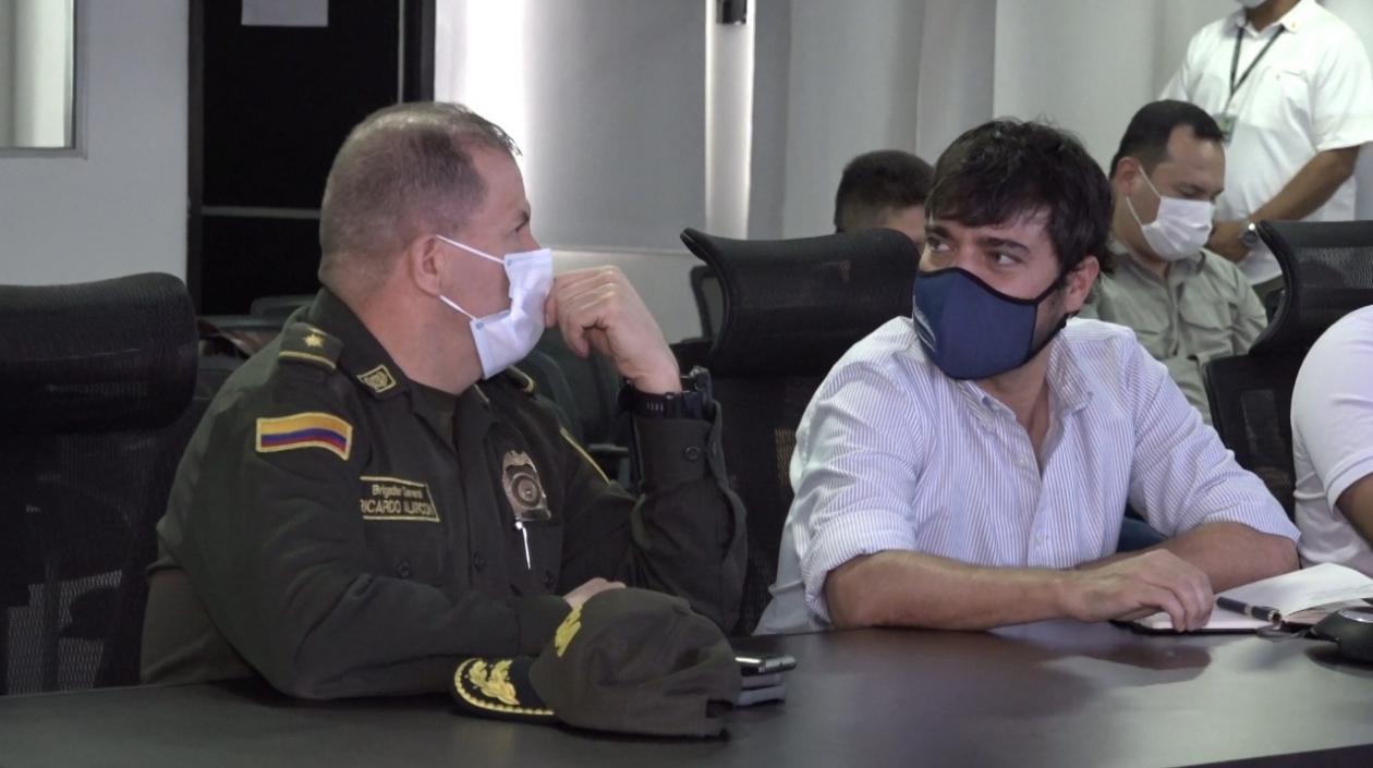 El comandante Ricardo Alarcón y el Alcalde Jaime Pumarejo.