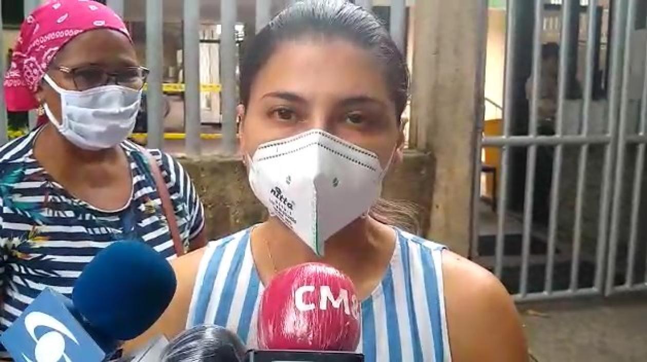 Carmen Pérez y la pediatra Dalila Peñaranda.