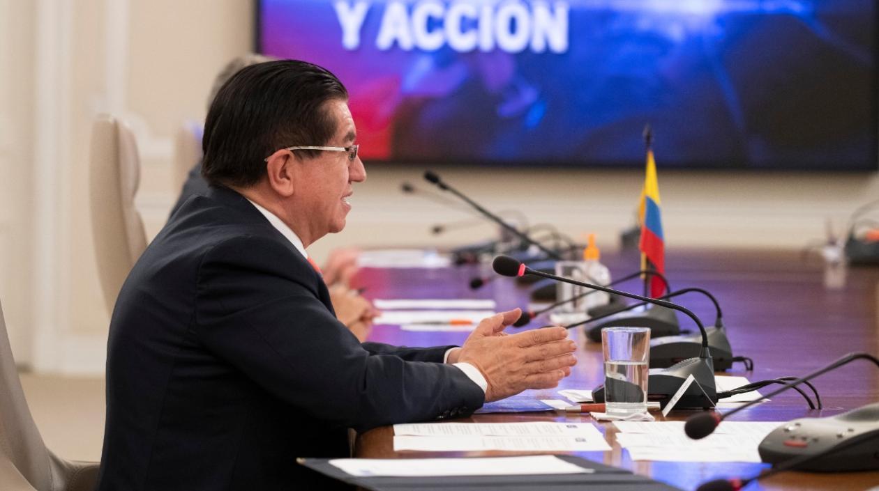 El Ministro de Salud, Fernando Ruiz.