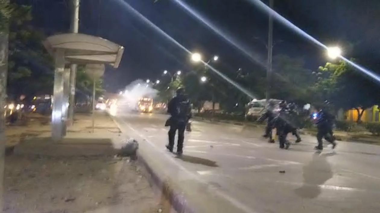 Miembros del Esmad durante la jornada de protestas en Barranquilla.
