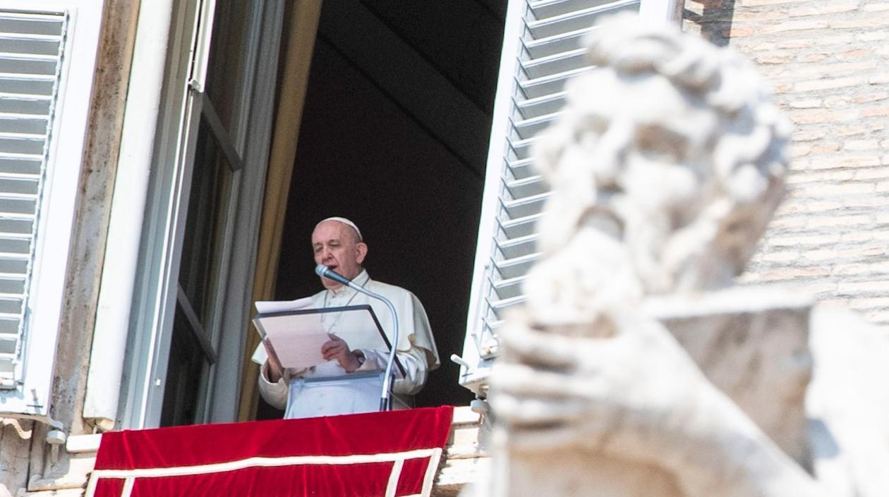 Papa Francisco en el rezo del del ángelus.