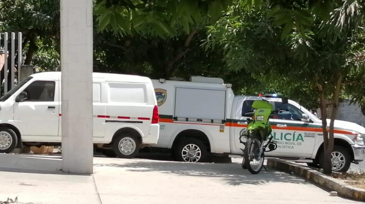 La Policía de Carreteras llevó el cuerpo de la joven a Medicina Legal.