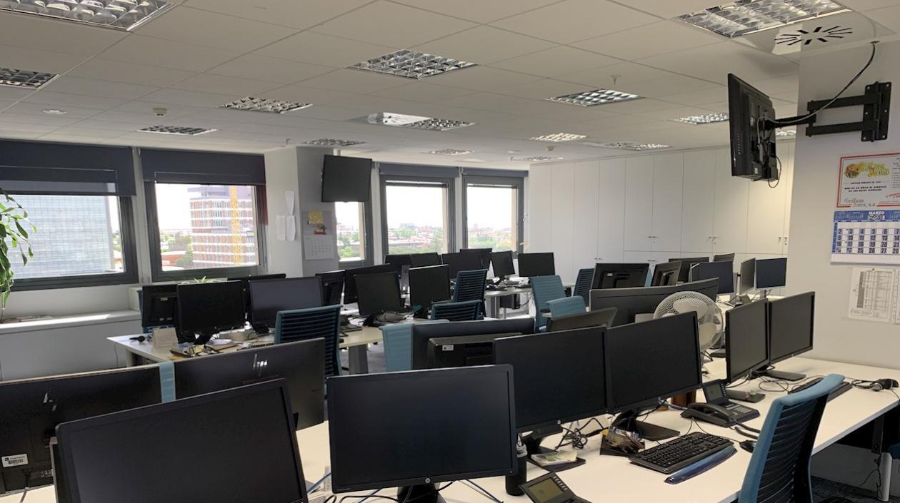 Redacción vacía de Internacional de la Agencia EFE, durante la pandemia del coronavirus. 