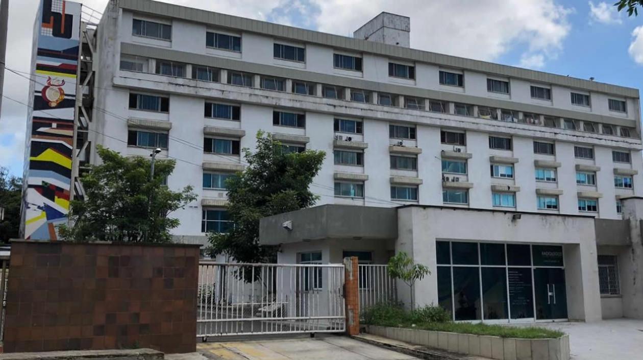 Fachada del Hospital Cari.