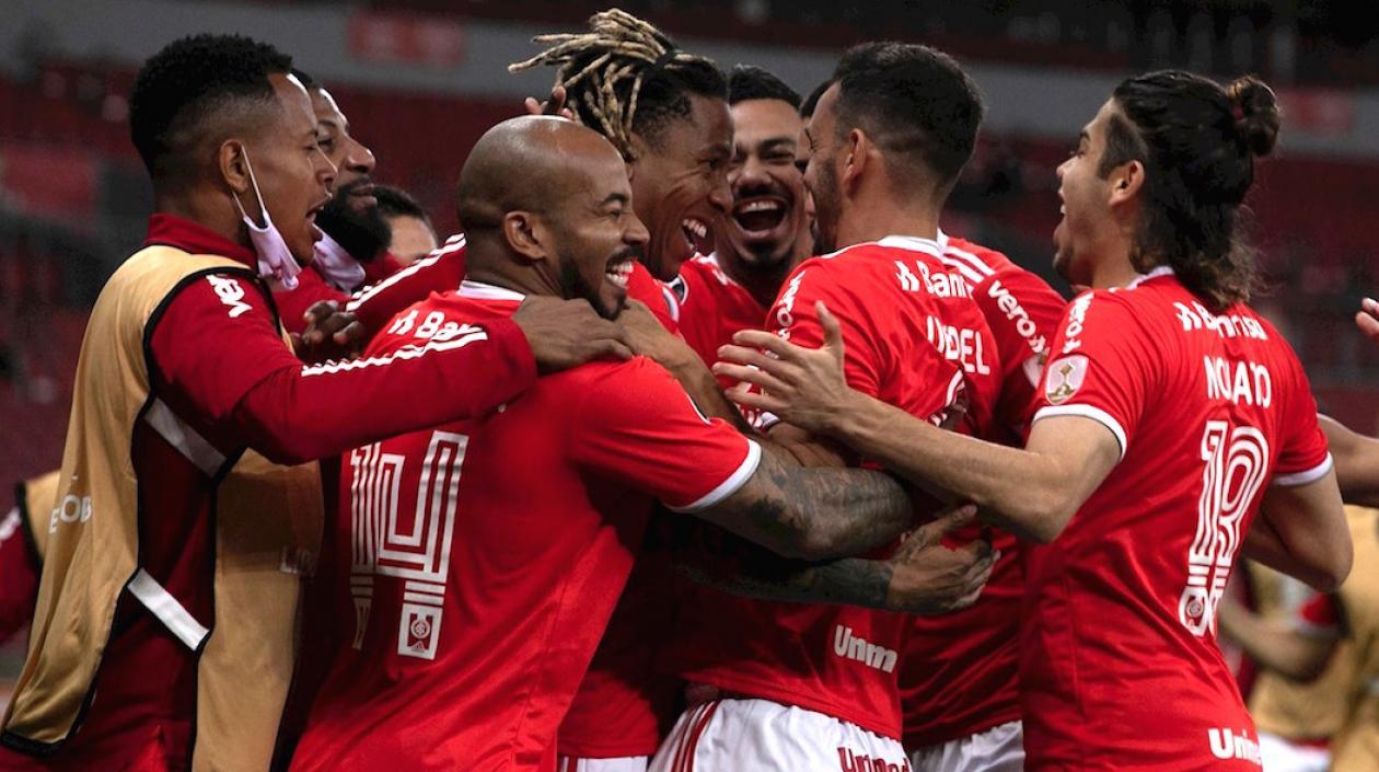 Celebración de jugadores de Internacional de Porto Alegre.