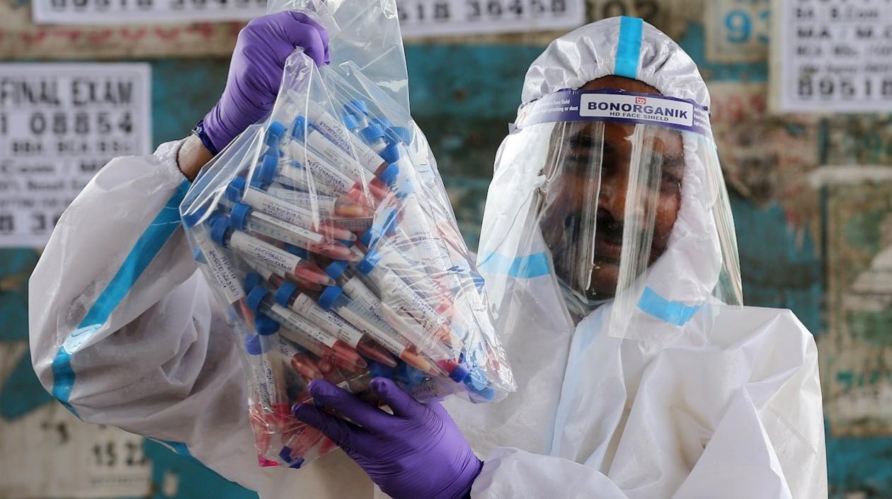 Siguen países haciendo pruebas de Covid-19.