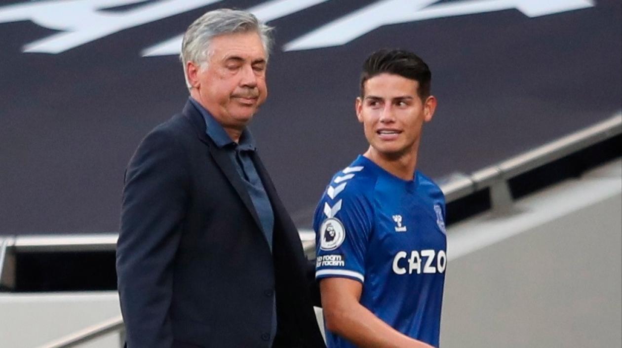 James Rodriguez y su técnico Carlo Ancelotti.