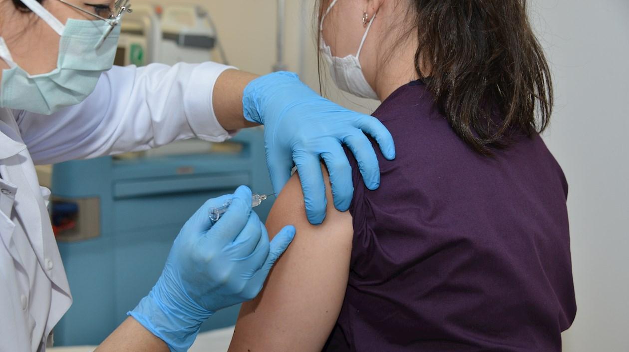 Imagen de la tercera fase del ensayo de la vacuna contra la Covid-19 del laboratorio chino Sinovac.