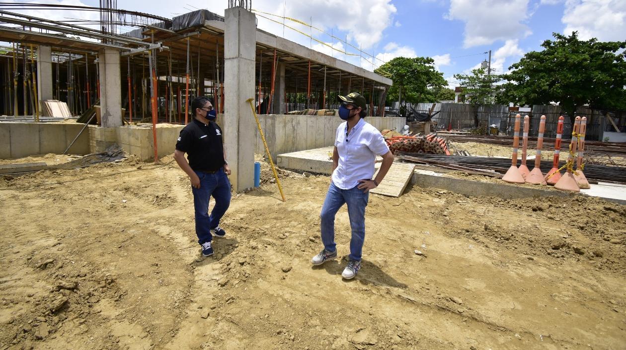 Secretario Humberto Mendoza y Alcalde Jaime Pumarejo.