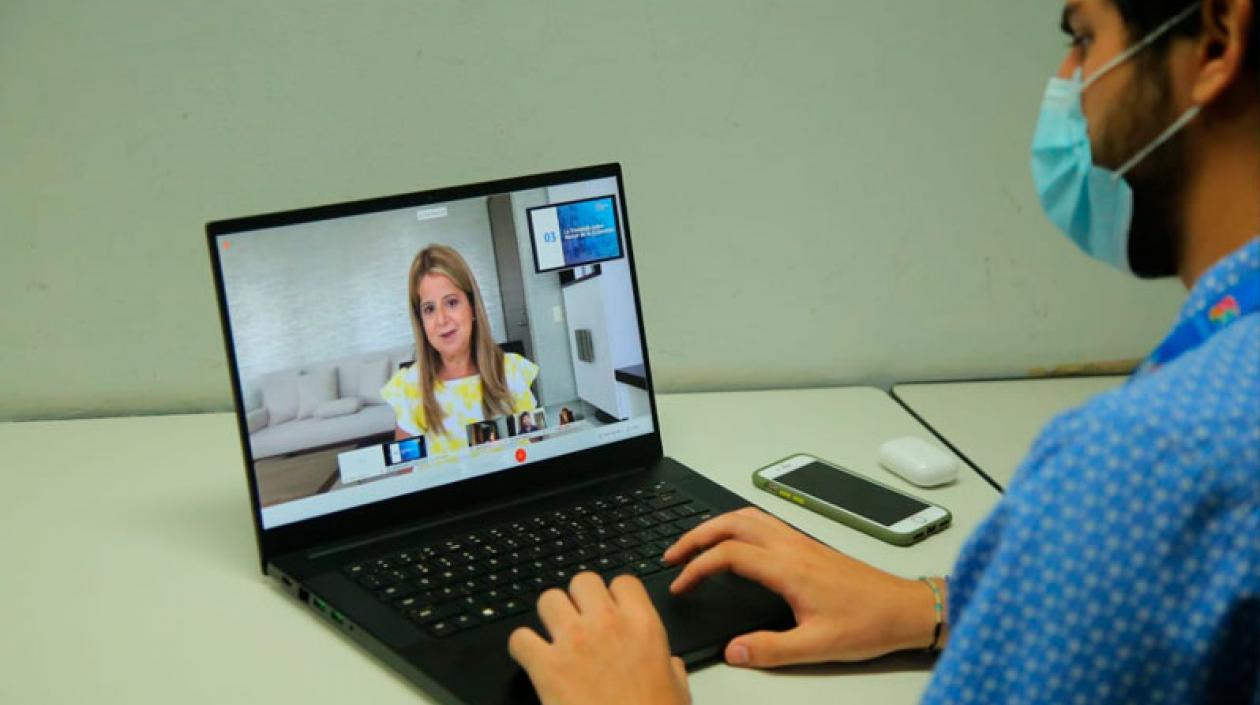 Gobernadora Elsa Noguera instó a constructores a estructurar proyectos para todos los municipios. 