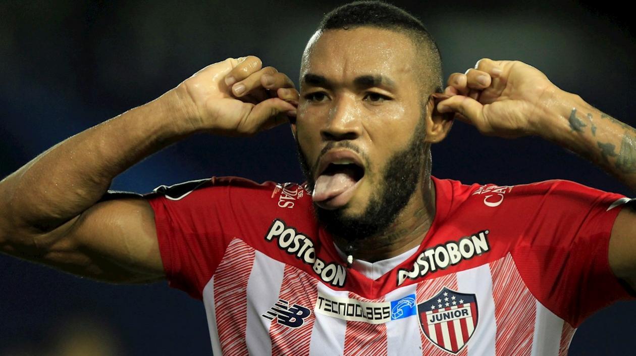 Freddy Hinestroza celebra su anotación. 