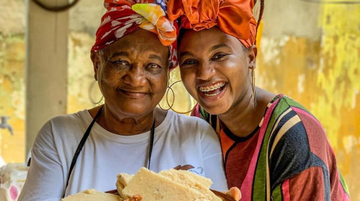 La dupla de abuela- nieta, de Miriam Cabarcas y Mayra Miranda.
