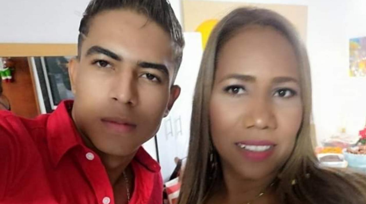 Erika Causil Hernández y su hijo.