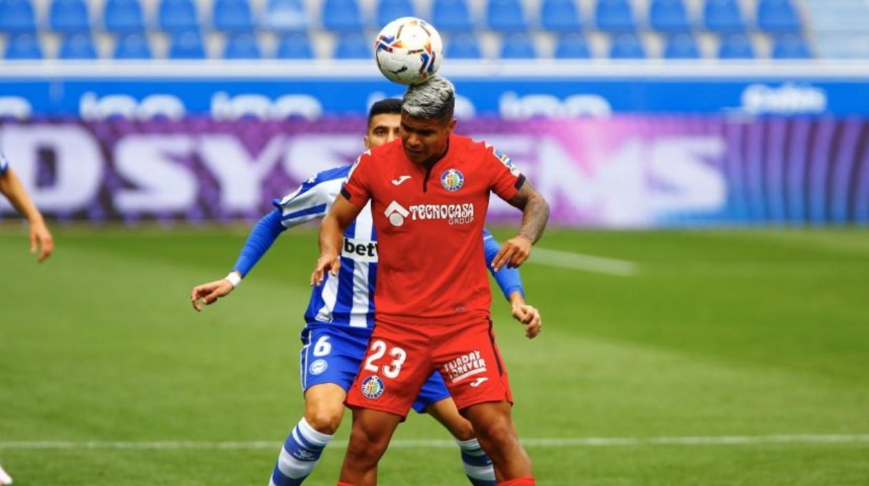 Cucho Hernández en una acción del partido.