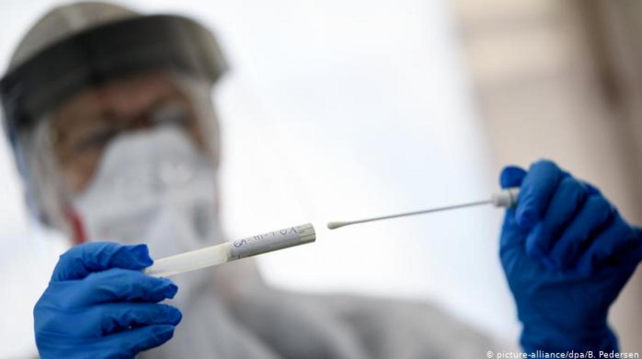 El test de antígenos "identifica mejor a los contagiosos", frente al test de anticuerpos.